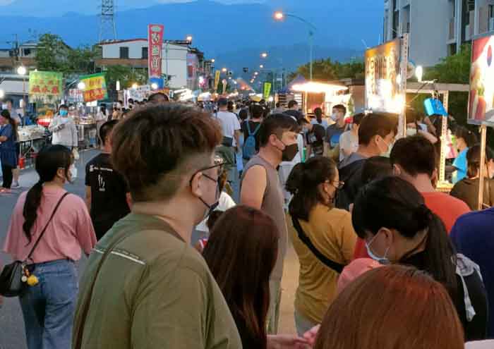 清泉親子villa溜滑梯水上樂園的民宿照片
